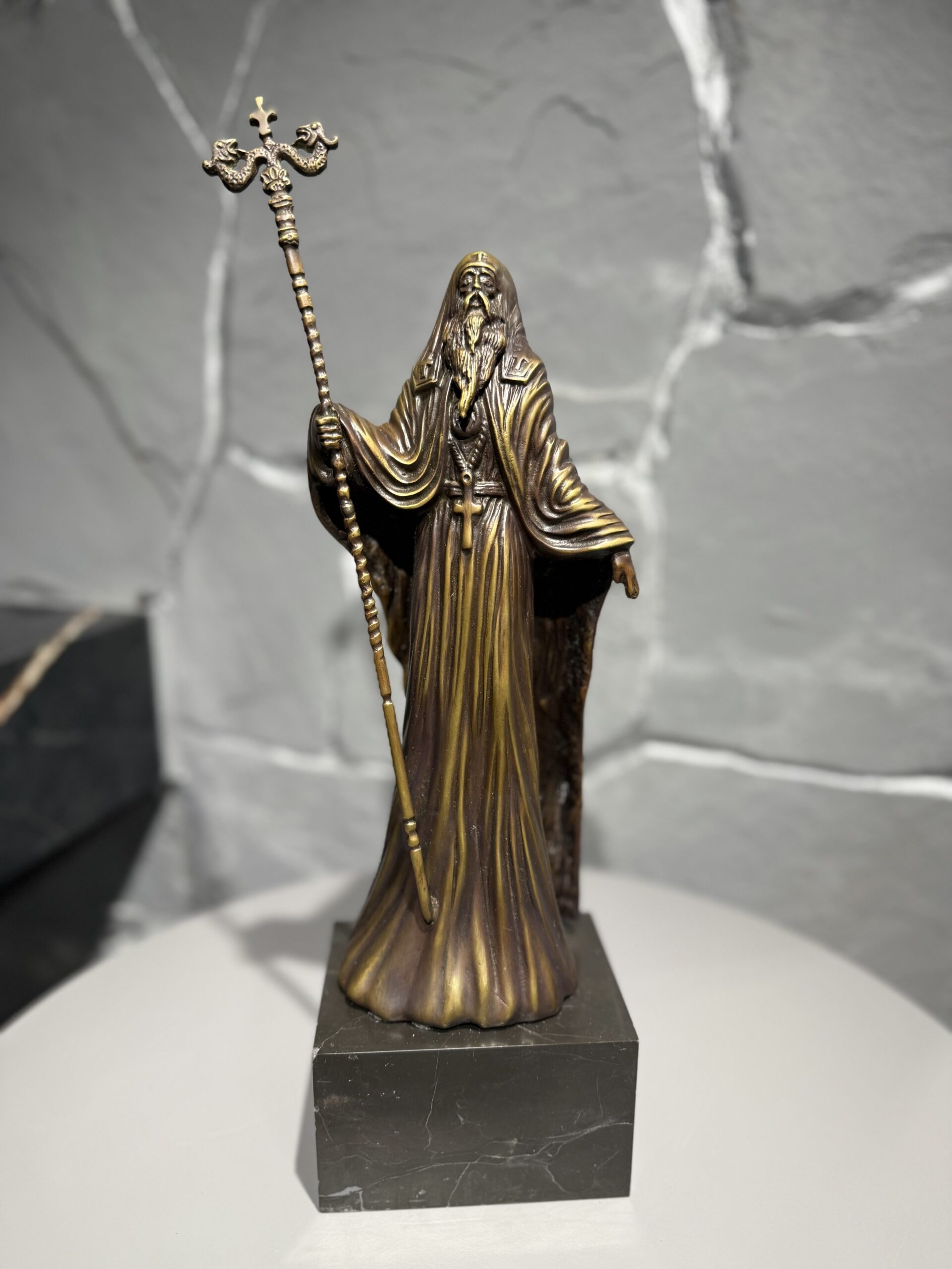 Ставри Калинов бронзова скулптура Духовник с жезъл и мраморна основа